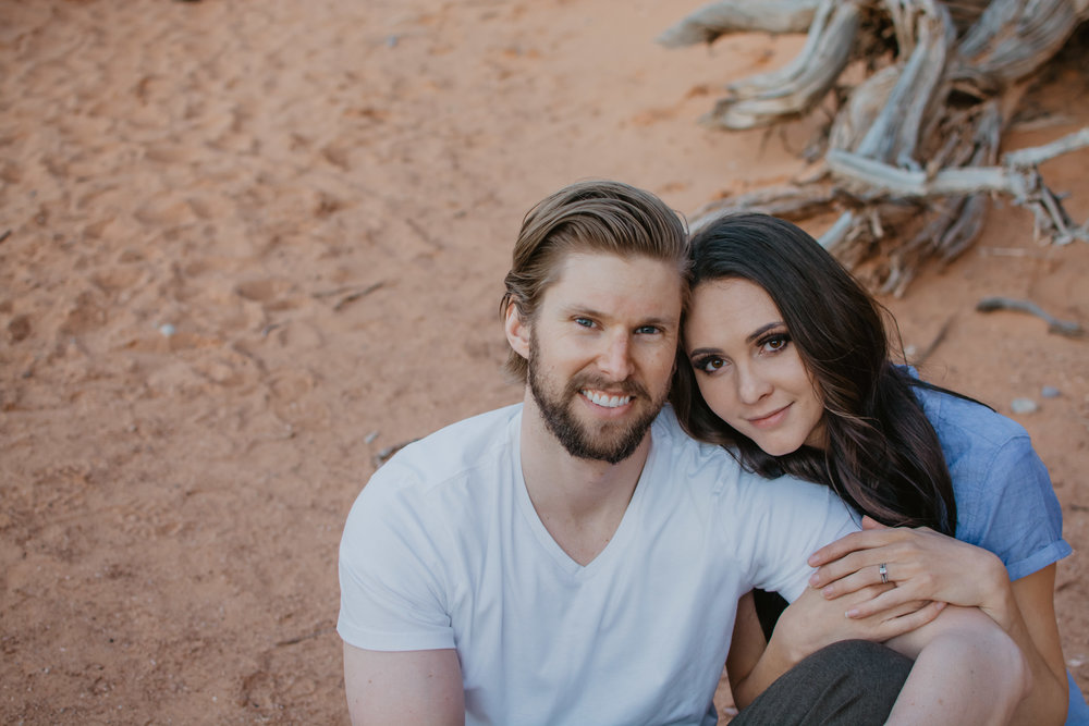 Jocilyn Bennett Photography | Family photo session | Family picture pose ideas | Family portraits | Portrait Photography | Capturing raw and genuine emotion | Utah Photographer | Idaho Photographer | Adventure Photographer | Candid Photography | Candid family poses | Family pictures outfit ideas | Color ideas for family photos | Arches National Park | Couple Photo Shoot | Mom and Dad Pictures | True Love Photography |