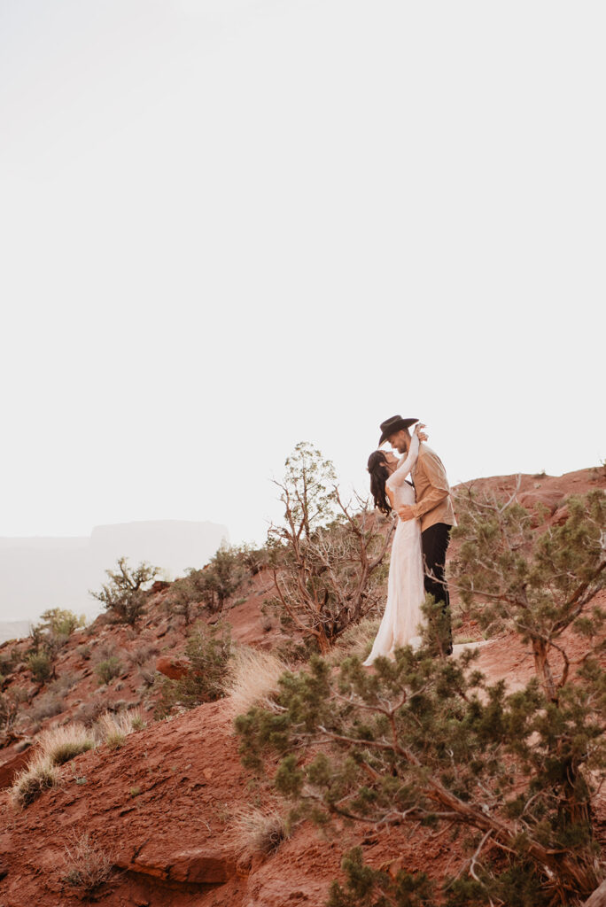 Utah elopement photographer captures bride and groom in Arches National Park