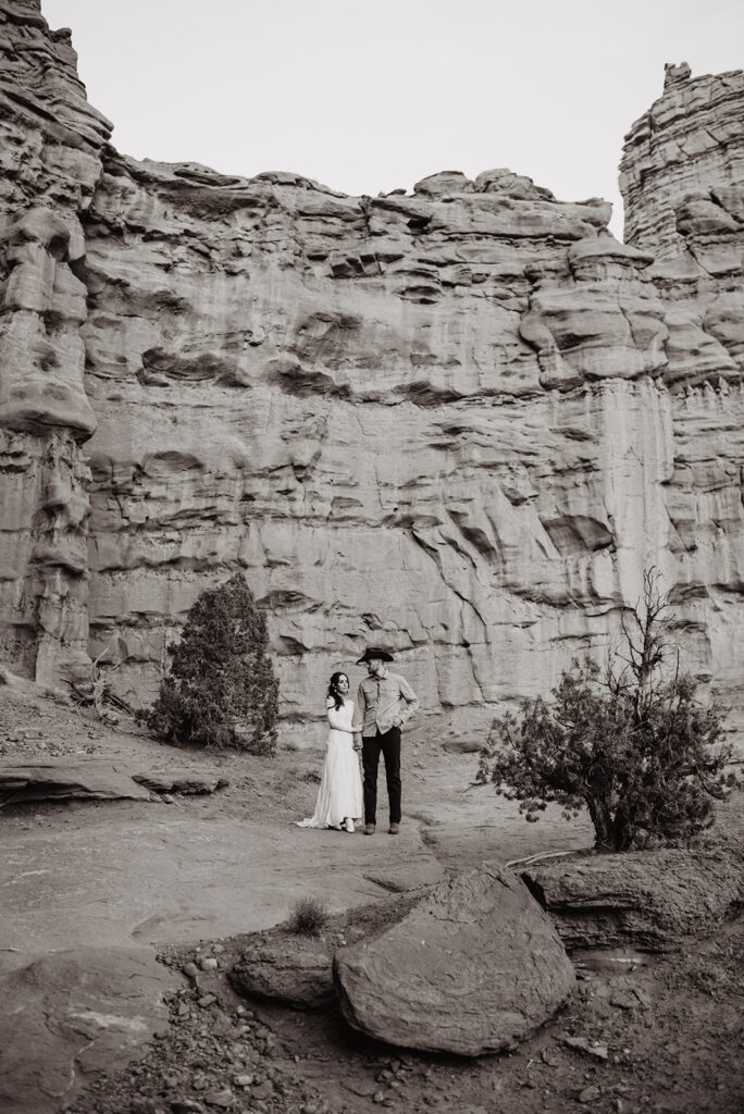 Utah Elopement Photographer captures bride and groom during their Moab Elopement
