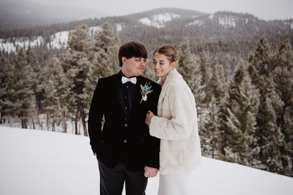 Grand Teton photographer captures outdoor winter bridals in Jackson Hole