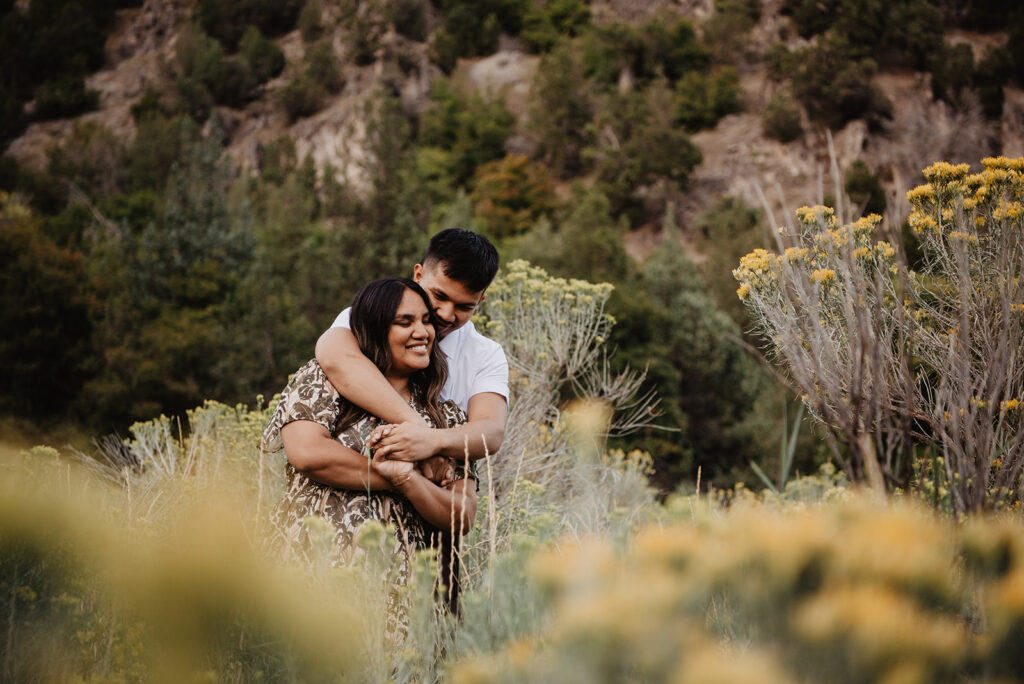 Utah elopement photographer captures couple hugging 