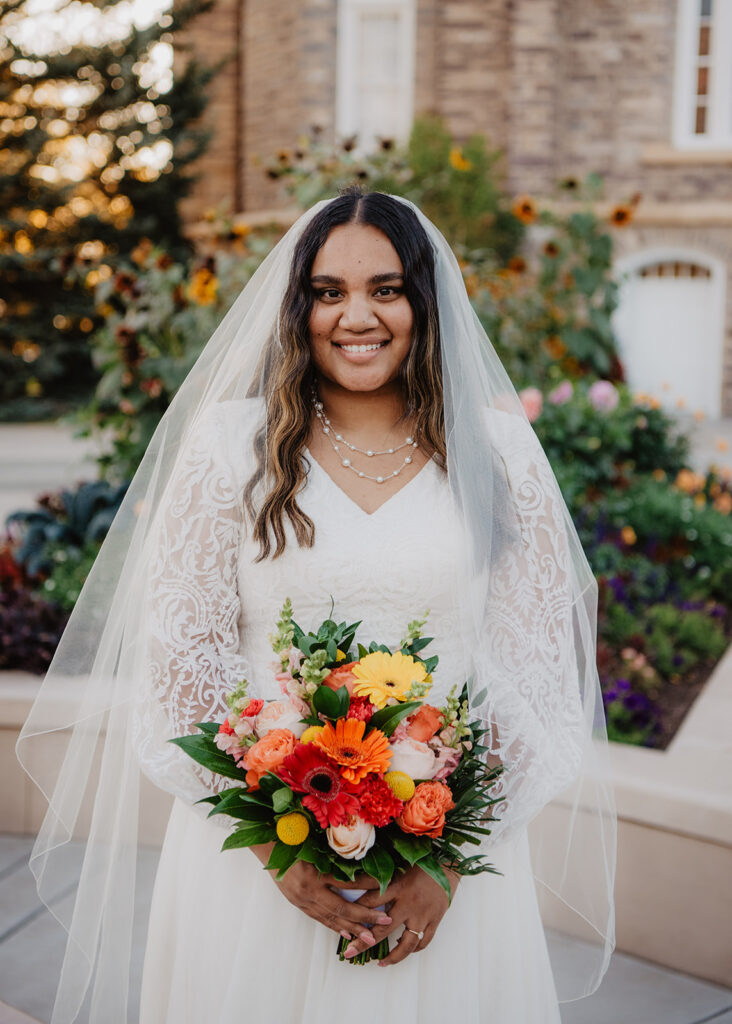 Utah elopement photographer captures bride holding bouquet